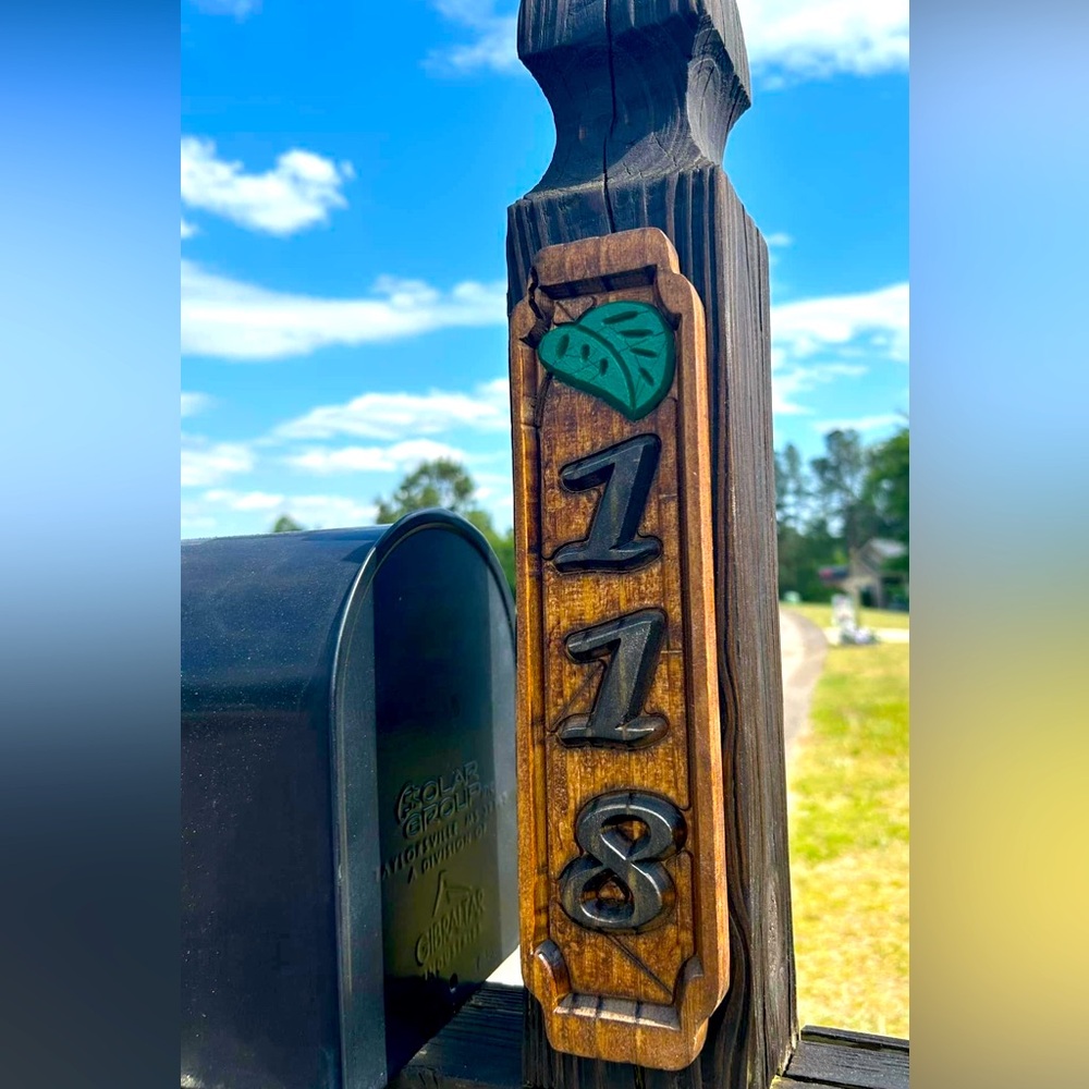 Mail box number sign
